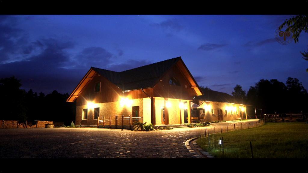 Pokoje Goscinne Ranczo Baranowka Nowa Wies Tworoska Exterior foto